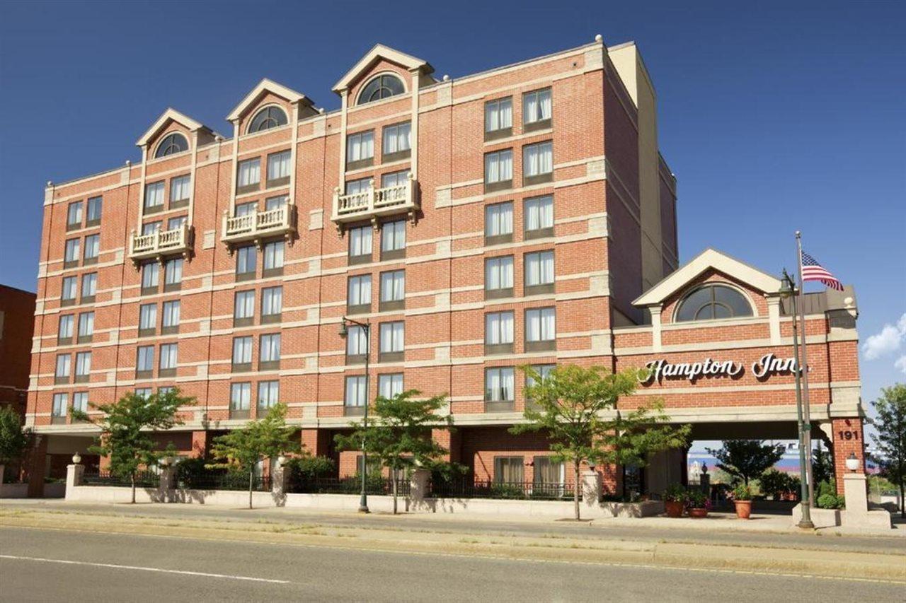 Hampton Inn Cambridge Bagian luar foto