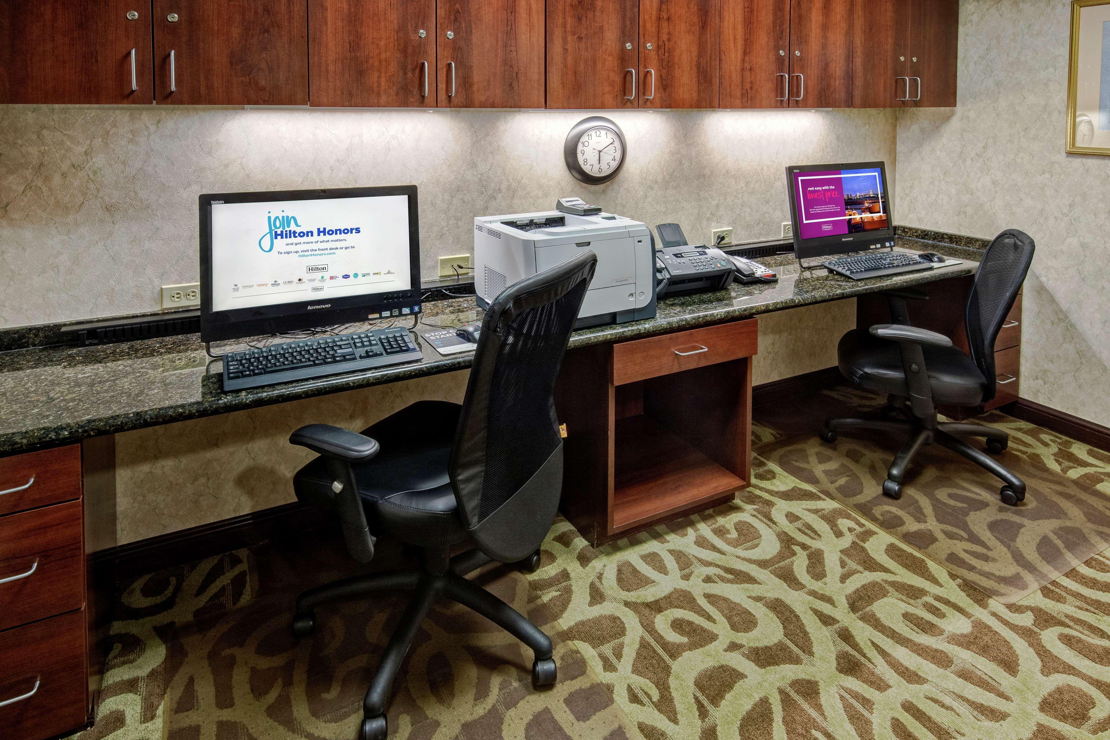 Hampton Inn Cambridge Bagian luar foto