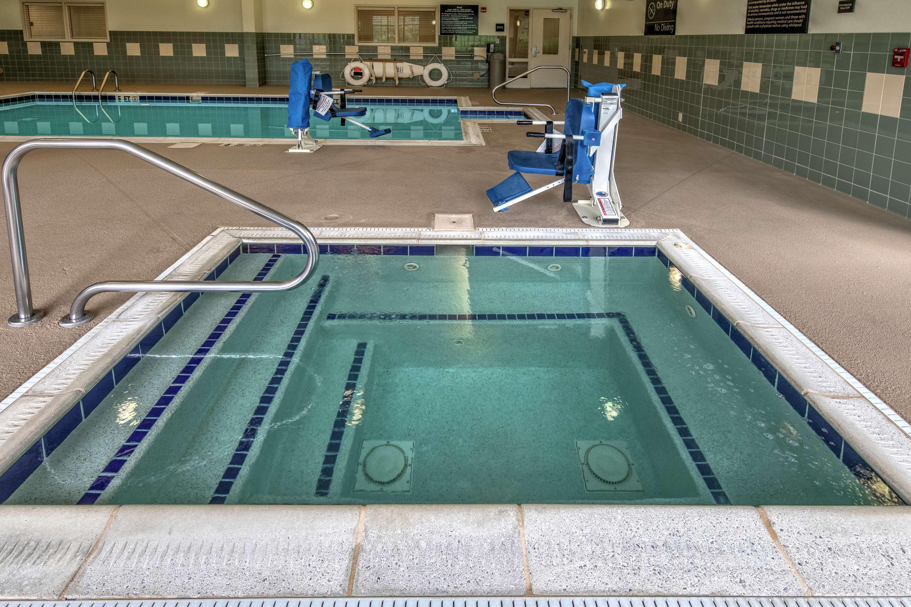 Hampton Inn Cambridge Bagian luar foto