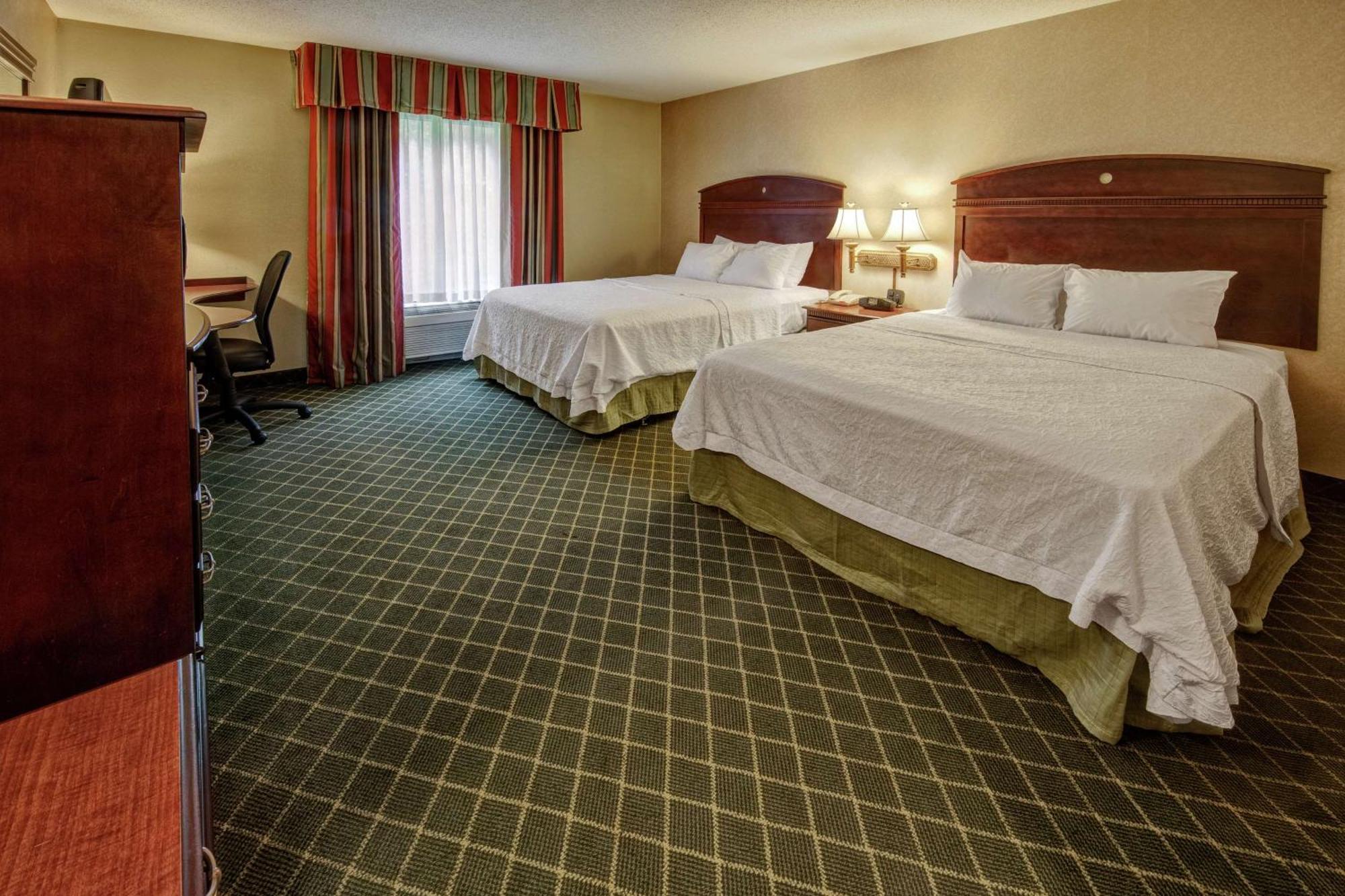 Hampton Inn Cambridge Bagian luar foto