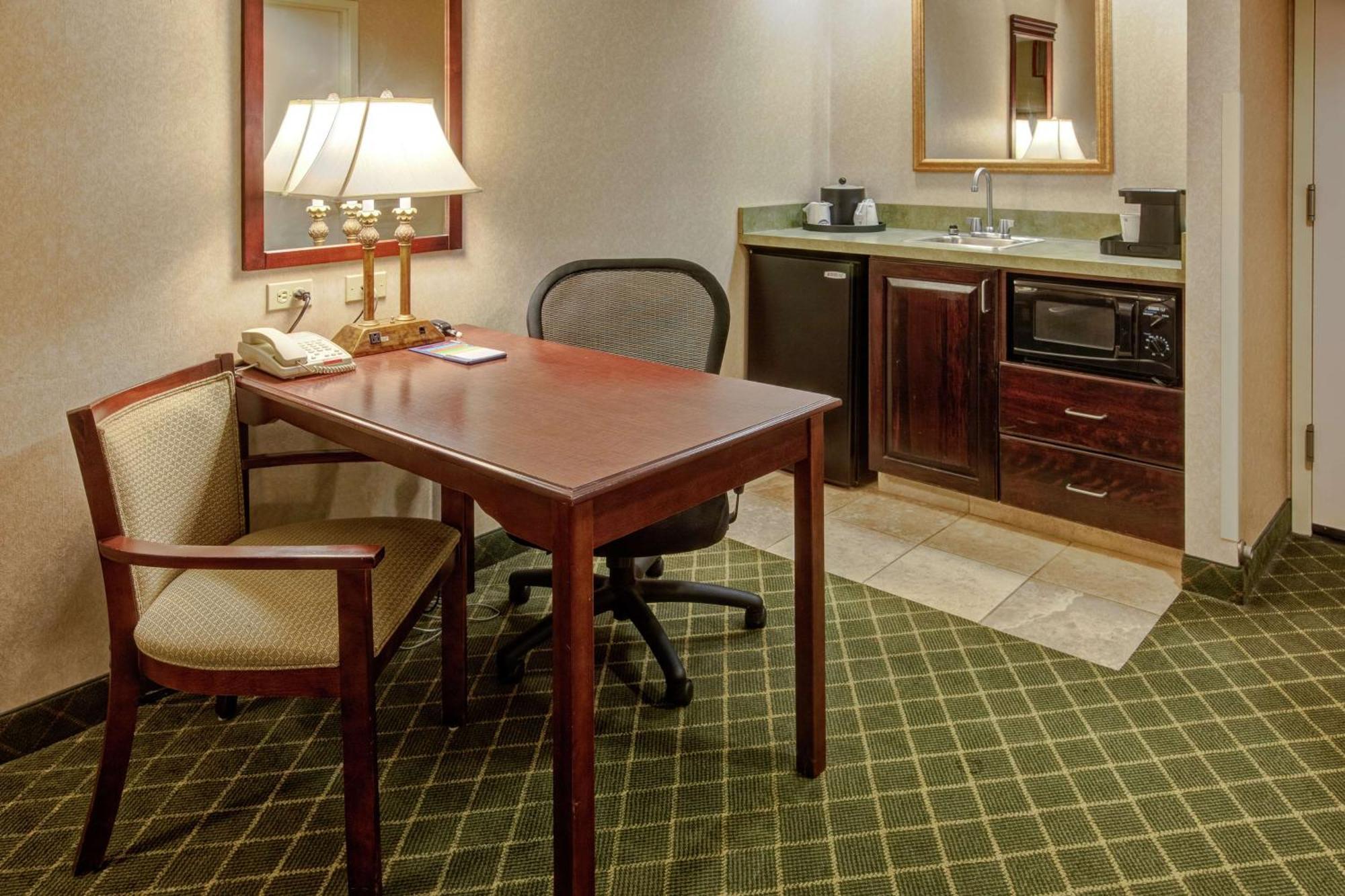 Hampton Inn Cambridge Bagian luar foto