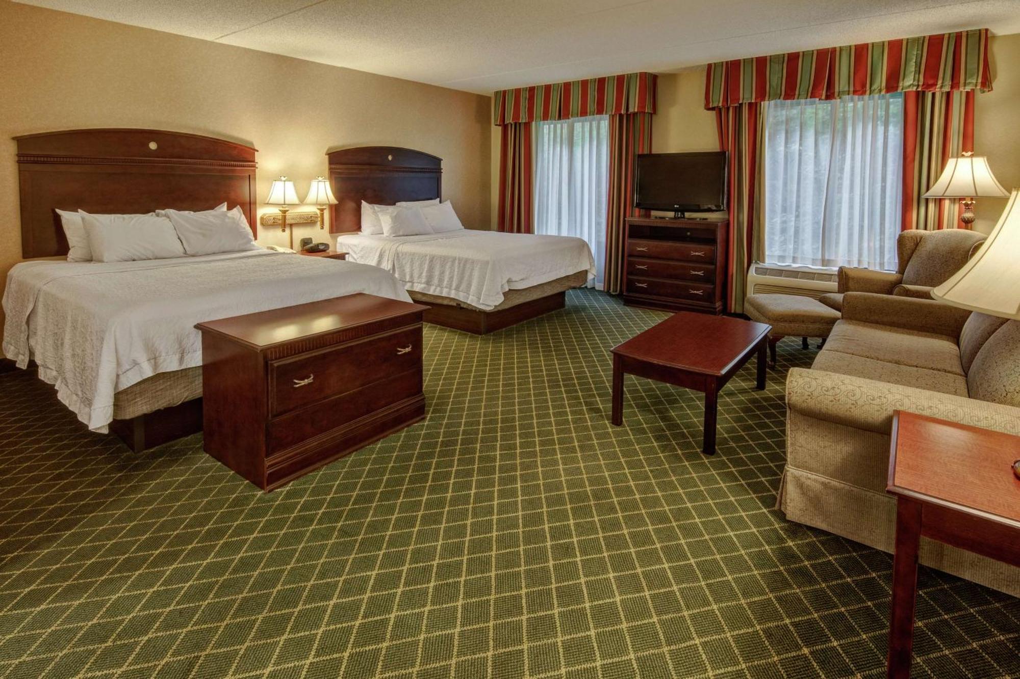 Hampton Inn Cambridge Bagian luar foto