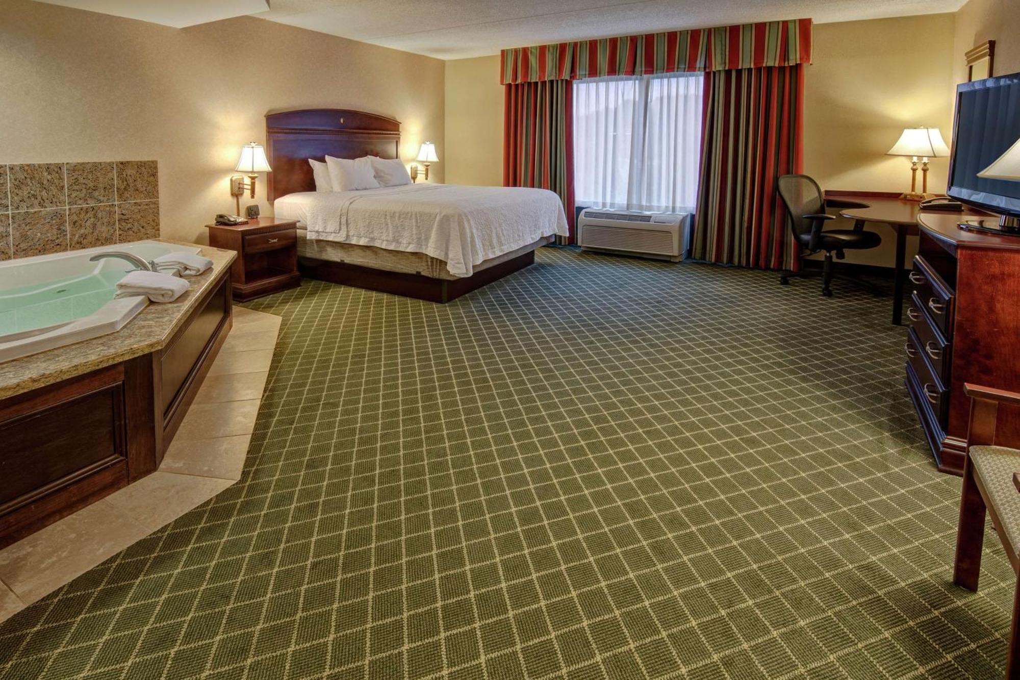 Hampton Inn Cambridge Bagian luar foto